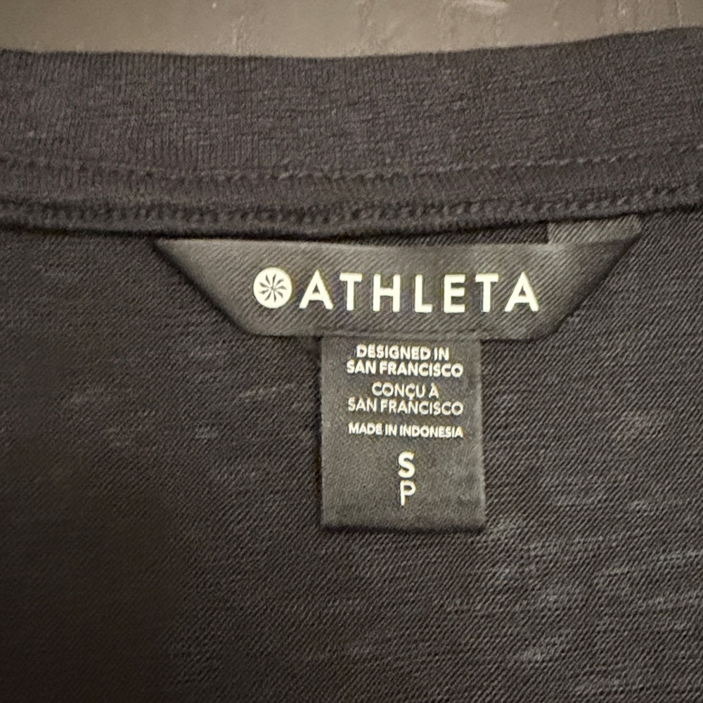 Athleta Women’s Size S V-Neck T-Shirt - Picture 2 of 6